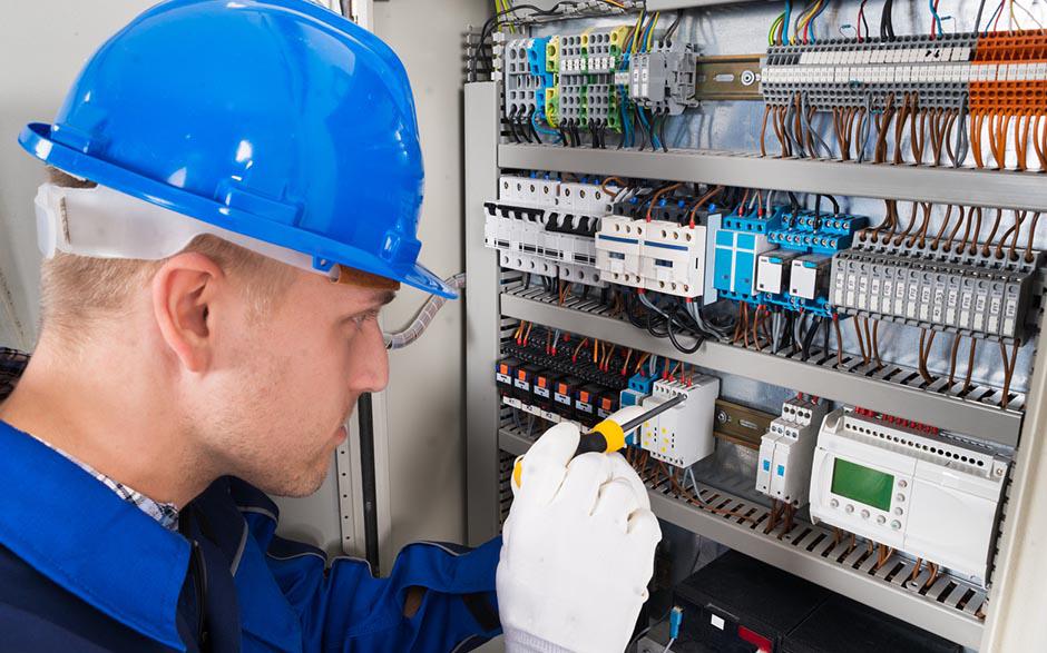 travail électricien Paris 11
